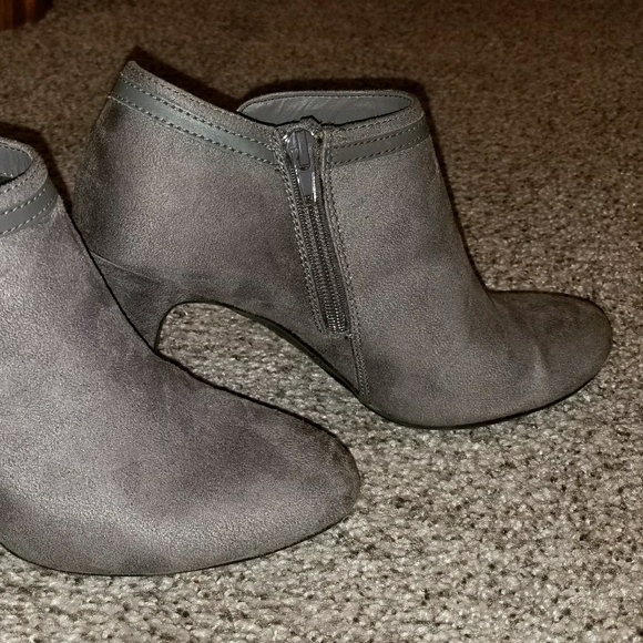 Gray boots - Picture 2 of 4